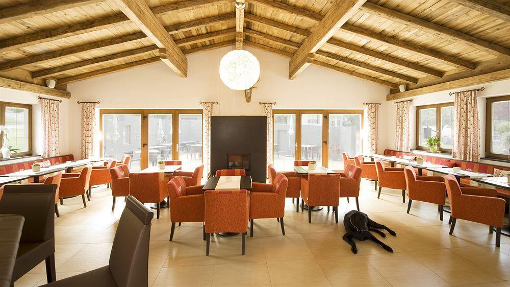Ferienhotel Bergland Арцль-ім-Пітцталь Екстер'єр фото
